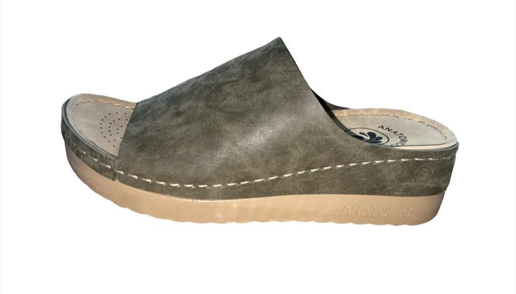 Women's Comfort Slippers Wholesale | Plush Cushioned, Lightweight & Bulk-Ready Footwear