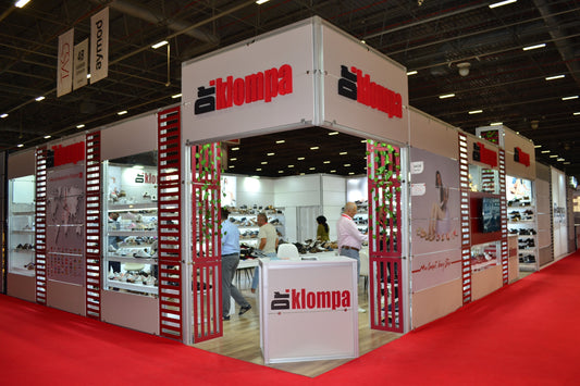 Trefir Wholesale team meeting international buyers at AYMOD Istanbul September 2025 footwear fair