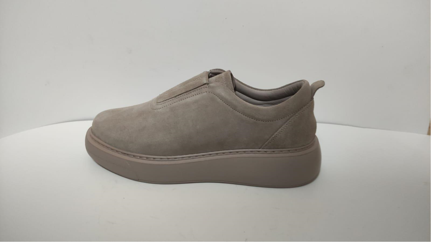 Women’s Casual Wholesale Shoes — Versatile, Durable & Profit‑Driven