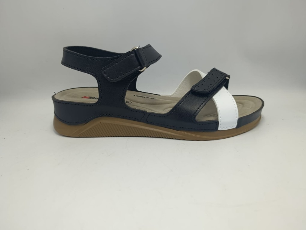 Women’s lightweight breathable sandals bulk purchase – wholesale-ready model