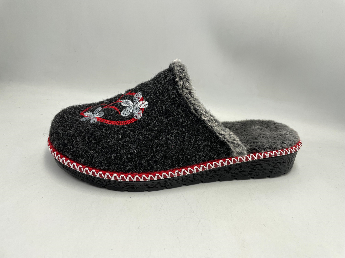 Women’s Winter Sabo Clogs — Warm, Comfortable & Wholesale-Ready
