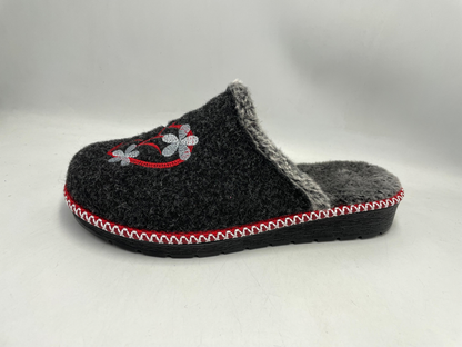 Women’s Winter Sabo Clogs — Warm, Comfortable & Wholesale-Ready