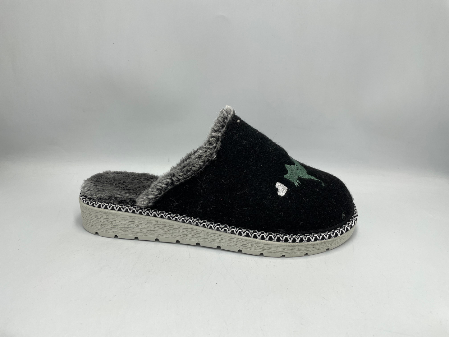 Women’s Winter Sabo Clogs — Warm, Comfortable & Wholesale-Ready