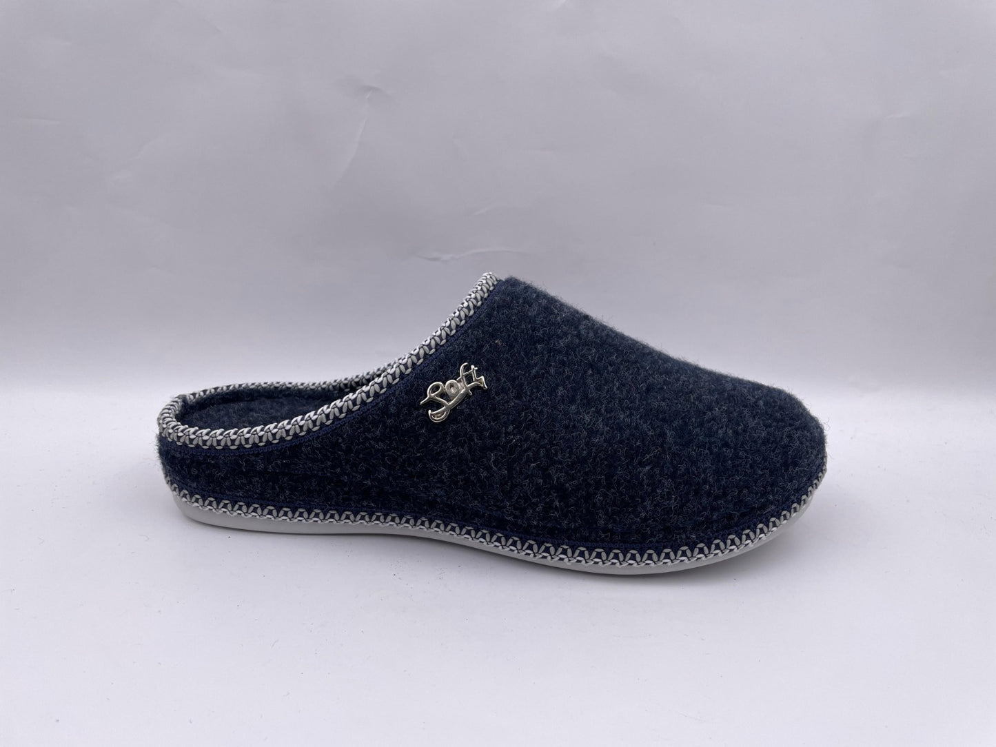 Women's Winter Sabo Clogs Wholesale | Warm, Non-Slip & Bulk-Ready Cold-Season Footwear