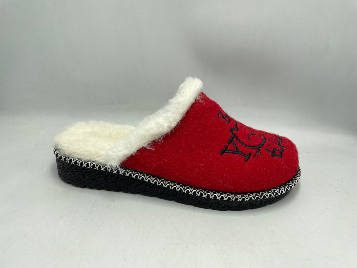 Women’s Winter Sabo Clogs — Warm, Comfortable & Wholesale-Ready
