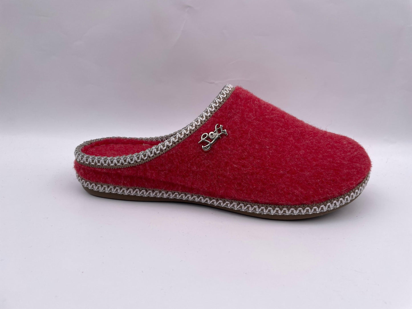 Women's Winter Sabo Clogs Wholesale | Warm, Non-Slip & Bulk-Ready Cold-Season Footwear