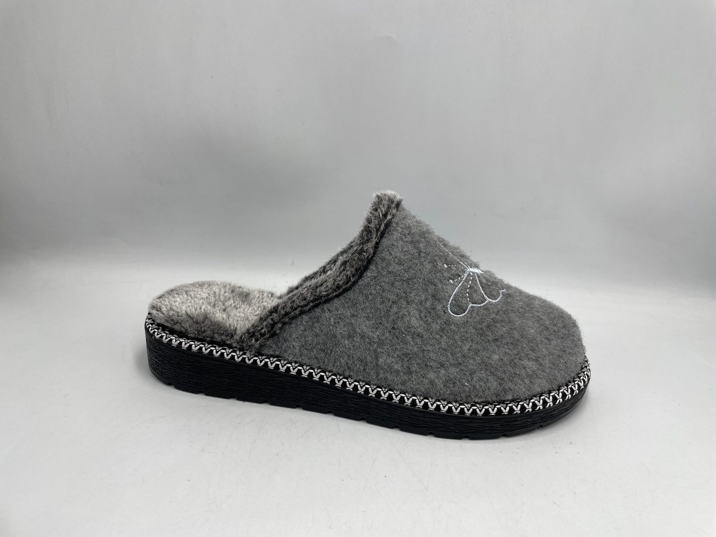 Women’s Winter Sabo Clogs — Warm, Comfortable & Wholesale-Ready