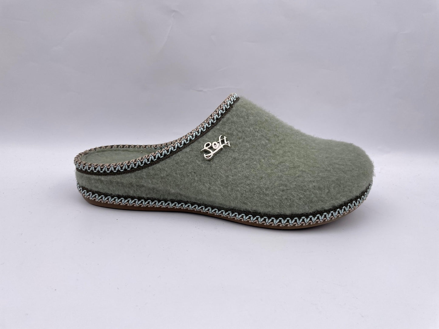 Women's Winter Sabo Clogs Wholesale | Warm, Non-Slip & Bulk-Ready Cold-Season Footwear