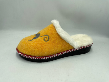 Women’s Winter Sabo Clogs — Warm, Comfortable & Wholesale-Ready