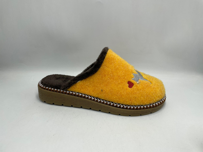 Women’s Winter Sabo Clogs — Warm, Comfortable & Wholesale-Ready