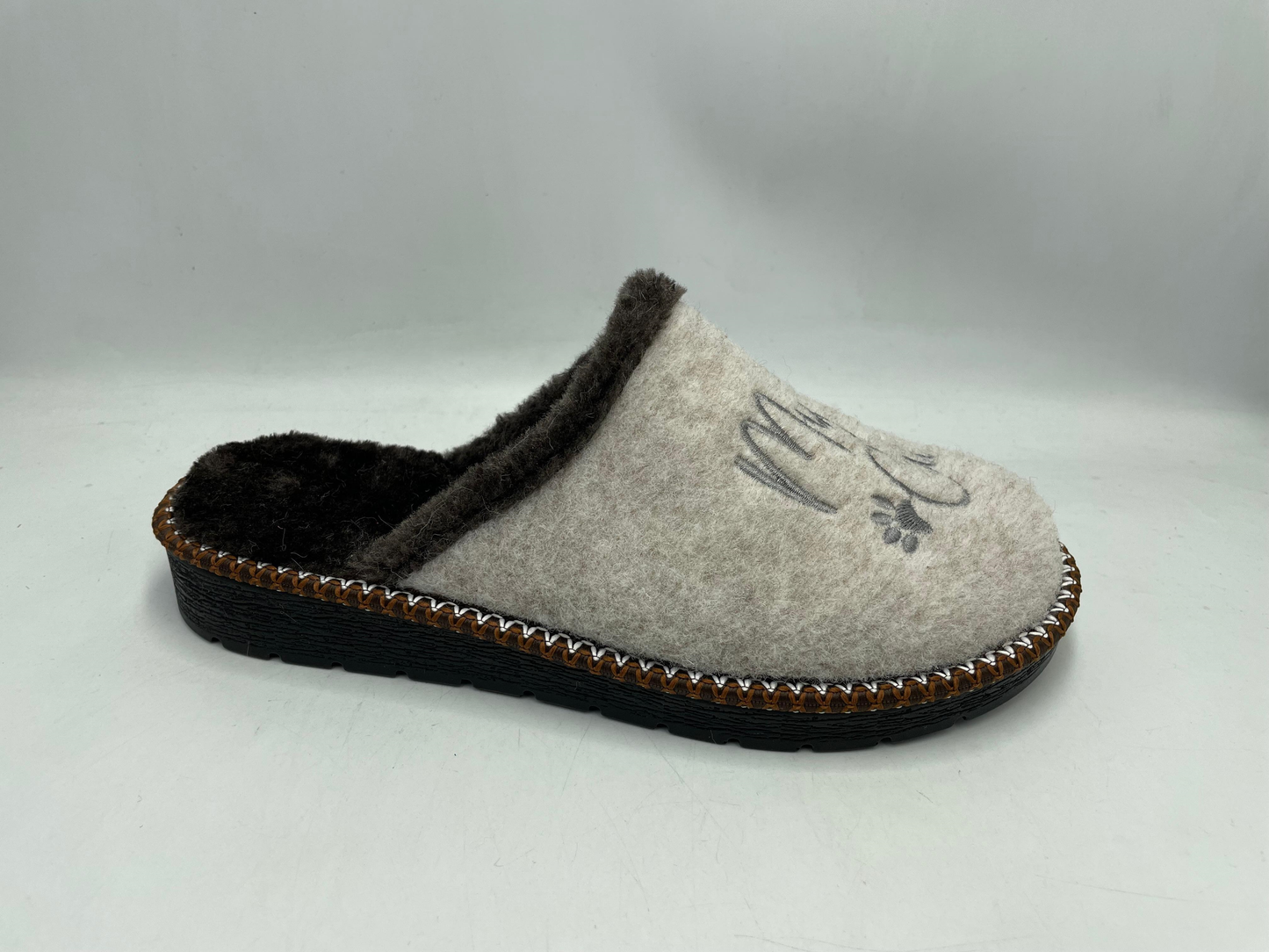 Women’s Winter Sabo Clogs — Warm, Comfortable & Wholesale-Ready