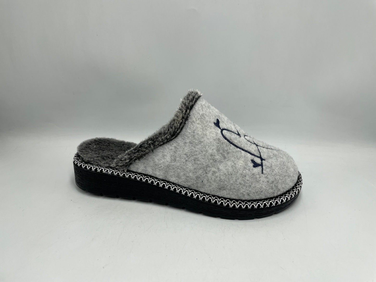 Women’s Winter Sabo Clogs — Warm, Comfortable & Wholesale-Ready