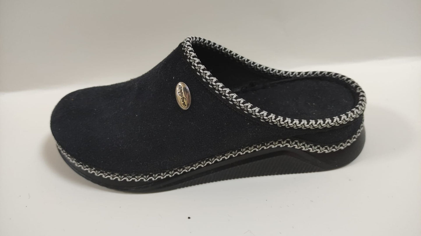 Women's Orthopedic Sabo Clogs Wholesale | Ergonomic, Durable & Bulk-Ready Work Footwear