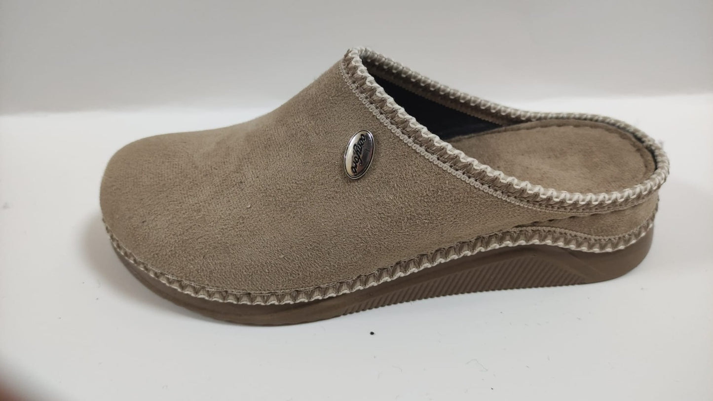 Women's Orthopedic Sabo Clogs Wholesale | Ergonomic, Durable & Bulk-Ready Work Footwear