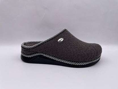 Women's Orthopedic Sabo Clogs Wholesale | Ergonomic, Durable & Bulk-Ready Work Footwear