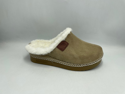 Women’s Winter Sabo Clogs — Warm, Comfortable & Wholesale-Ready
