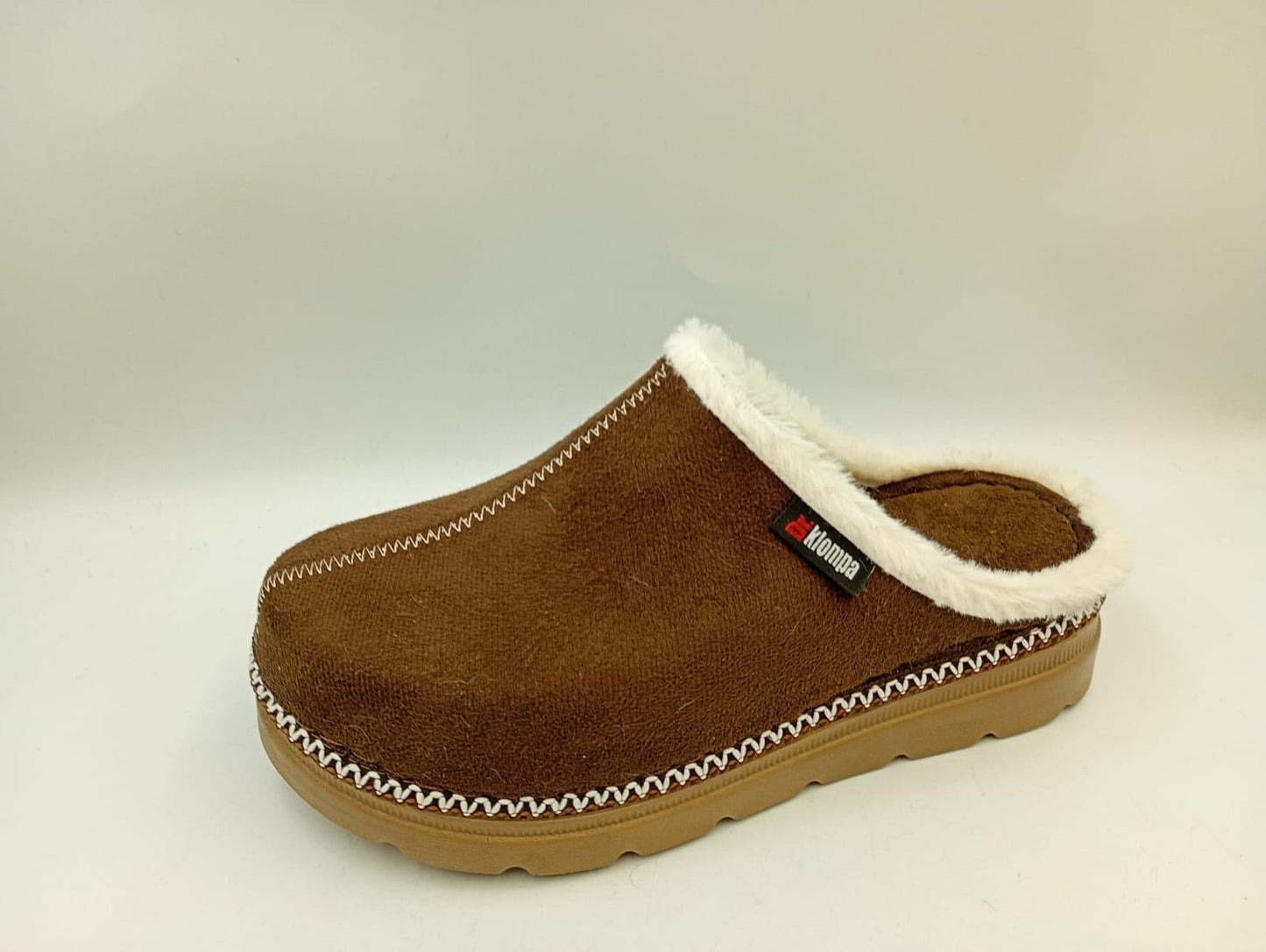 Women's Winter Sabo Clogs Wholesale | Warm, Non-Slip & Bulk-Ready Cold-Season Footwear