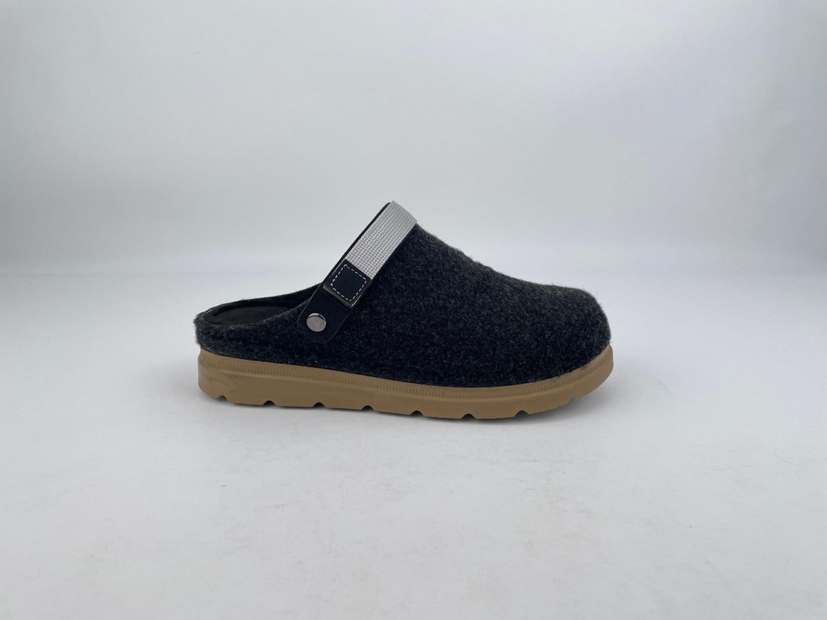 Women's Orthopedic Sabo Clogs Wholesale | Ergonomic, Durable & Bulk-Ready Work Footwear