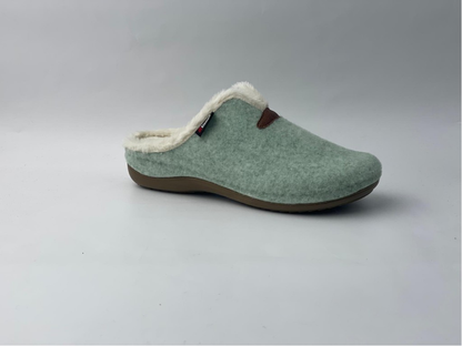 Women’s Winter Sabo Clogs — Warm, Comfortable & Wholesale-Ready