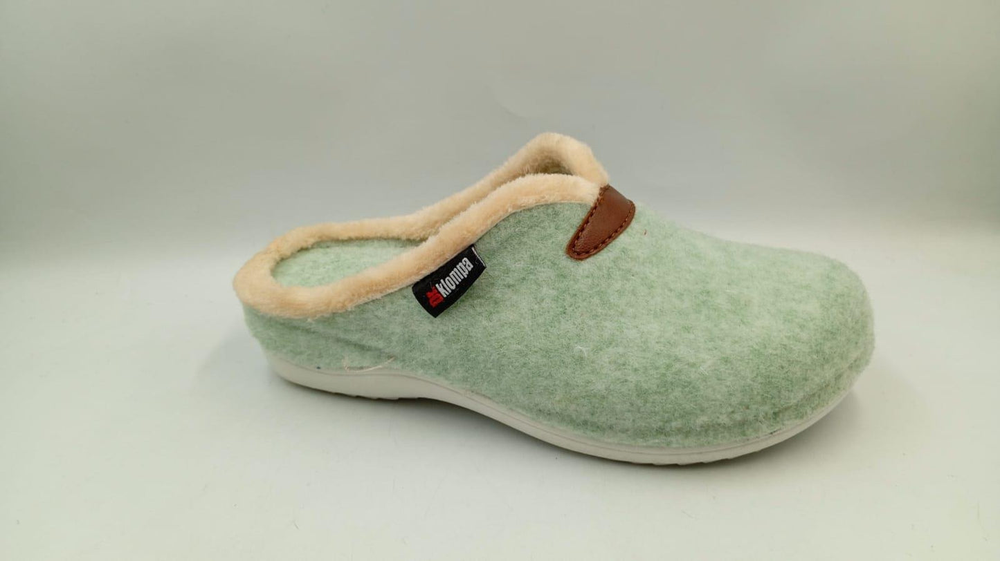 Women's Winter Sabo Clogs Wholesale | Warm, Non-Slip & Bulk-Ready Cold-Season Footwear