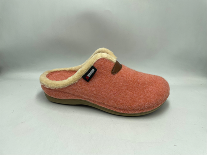 Women’s Winter Sabo Clogs — Warm, Comfortable & Wholesale-Ready