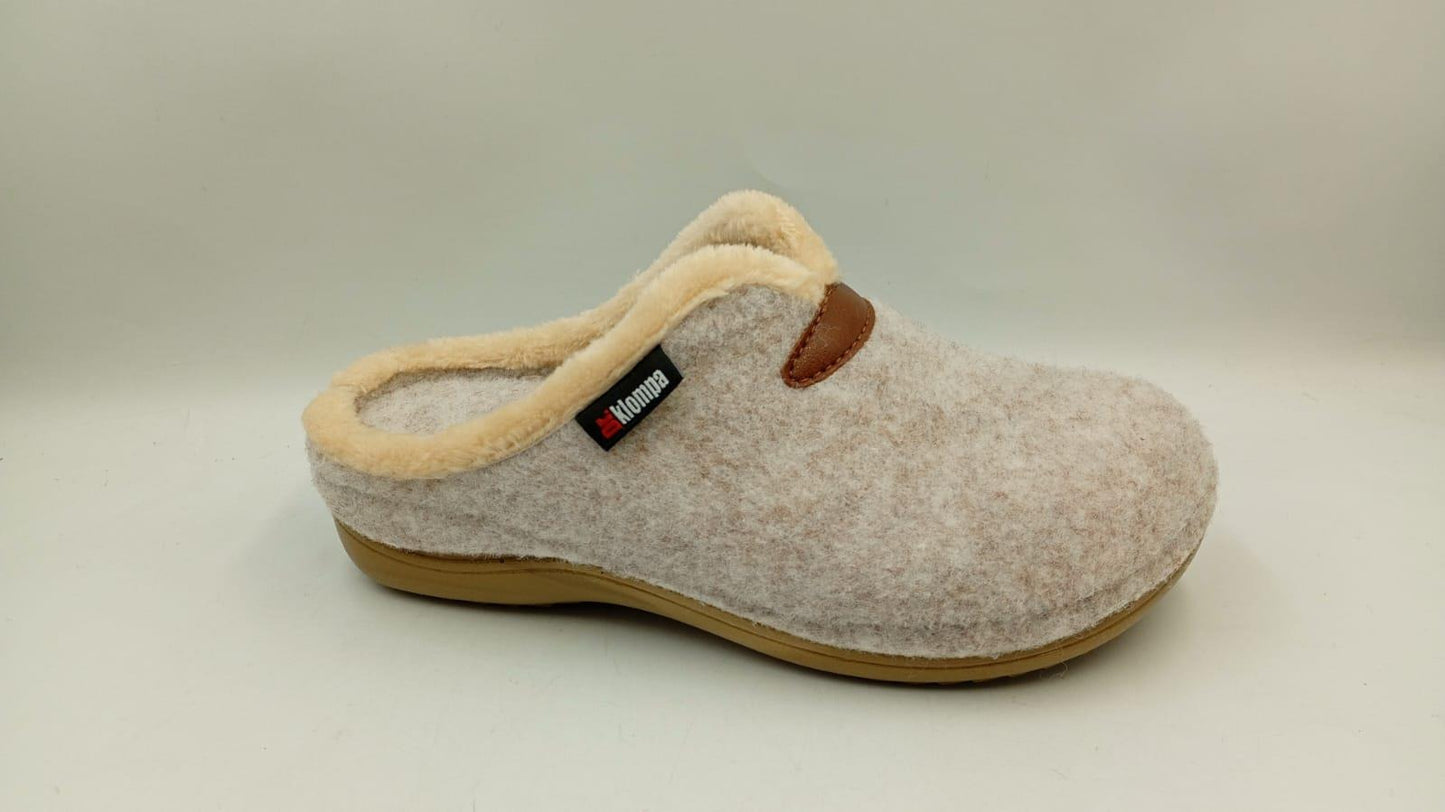 Women's Winter Sabo Clogs Wholesale | Warm, Non-Slip & Bulk-Ready Cold-Season Footwear