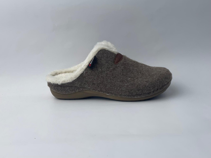 Women’s Winter Sabo Clogs — Warm, Comfortable & Wholesale-Ready