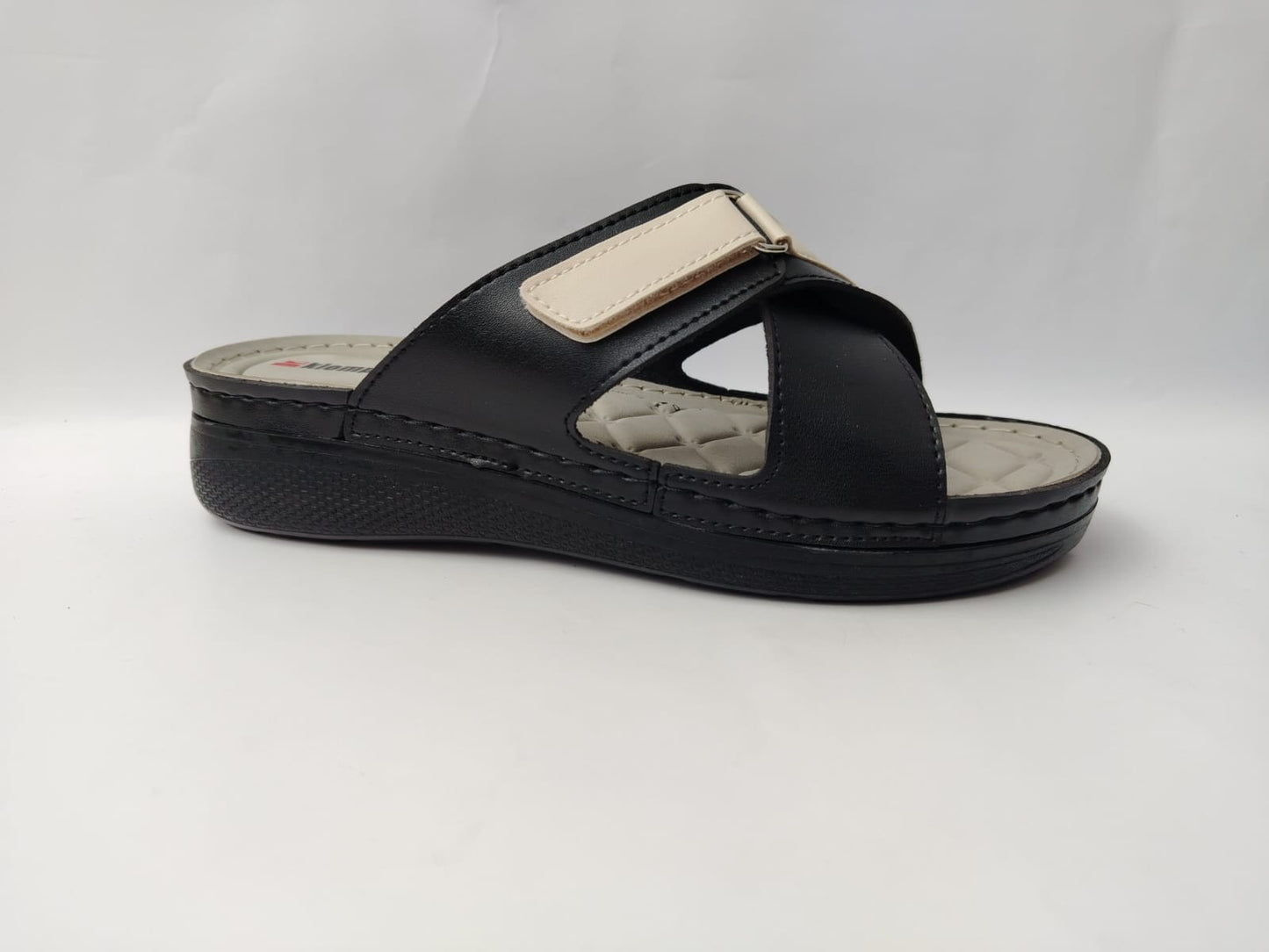 Women's Comfort Slippers Wholesale | Plush Cushioned, Lightweight & Bulk-Ready Footwear