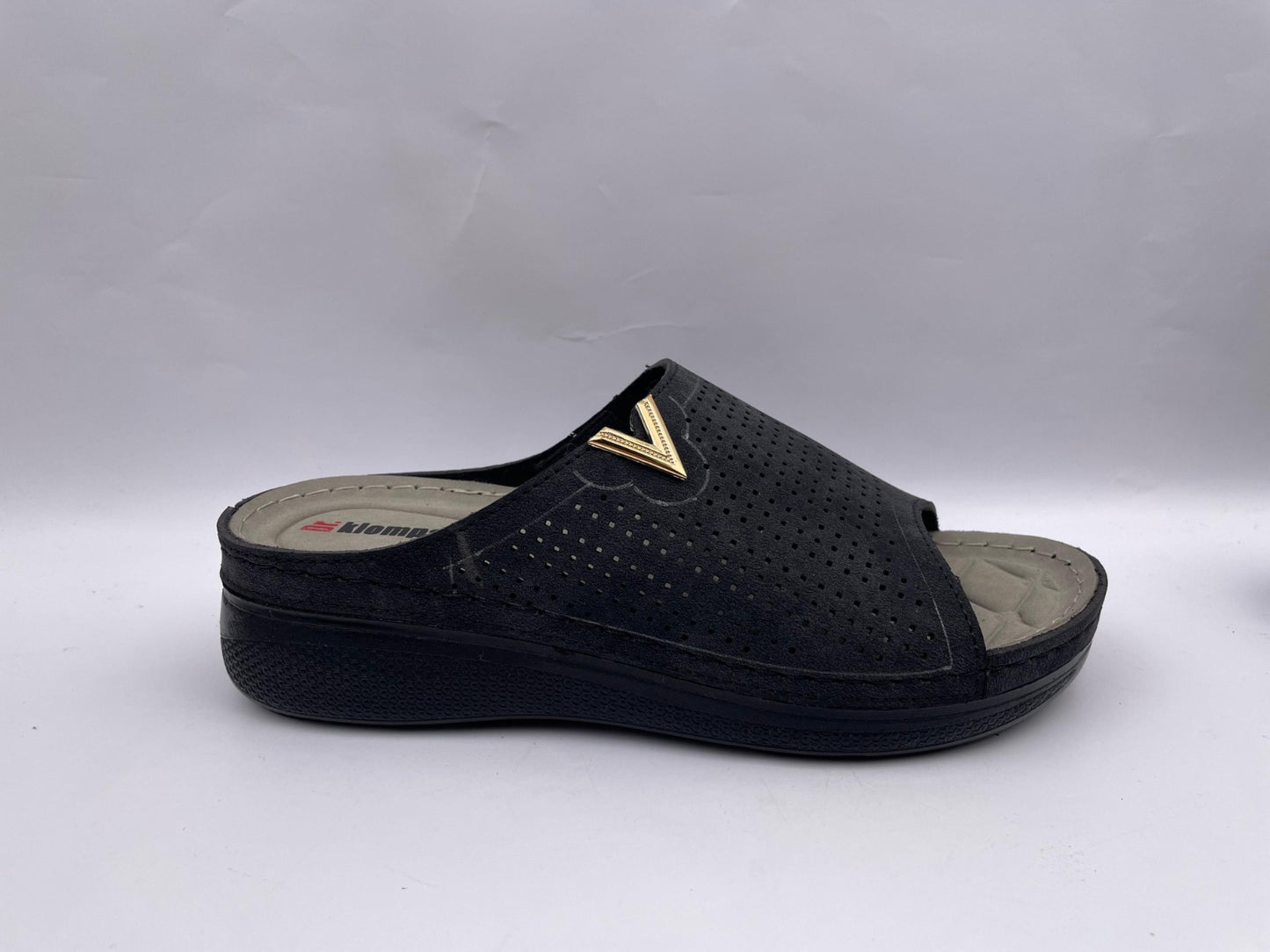 Women's Comfort Slippers Wholesale | Plush Cushioned, Lightweight & Bulk-Ready Footwear