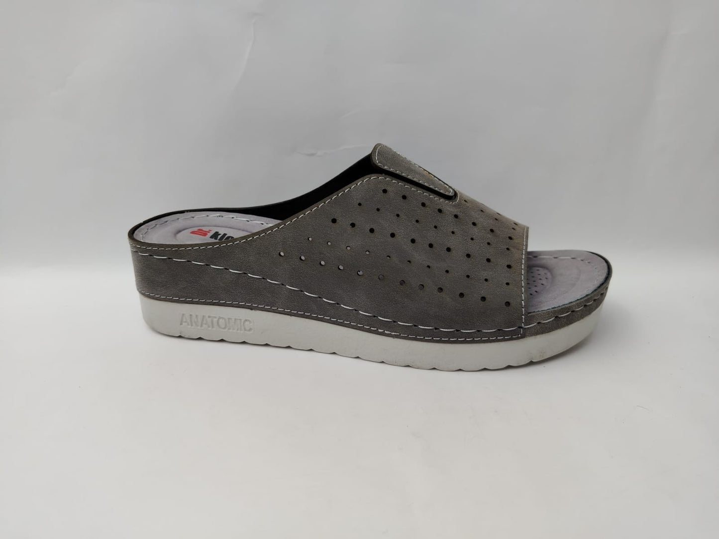 Women's Comfort Slippers Wholesale | Plush Cushioned, Lightweight & Bulk-Ready Footwear