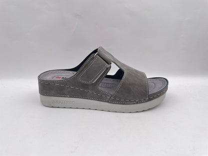 Women's Comfort Slippers Wholesale | Plush Cushioned, Lightweight & Bulk-Ready Footwear