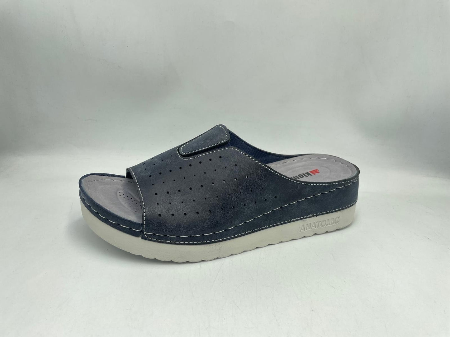 Women's Comfort Slippers Wholesale | Plush Cushioned, Lightweight & Bulk-Ready Footwear