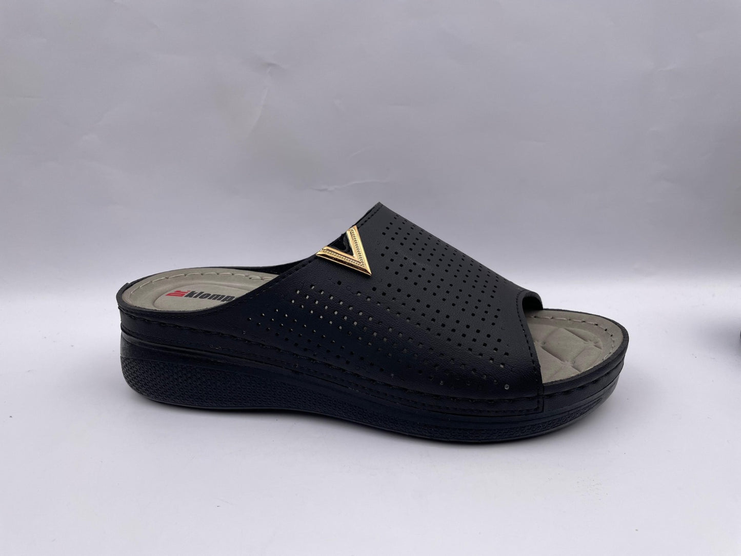 Women's Comfort Slippers Wholesale | Plush Cushioned, Lightweight & Bulk-Ready Footwear