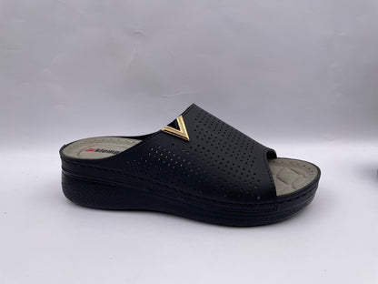 Women's Comfort Slippers Wholesale | Plush Cushioned, Lightweight & Bulk-Ready Footwear