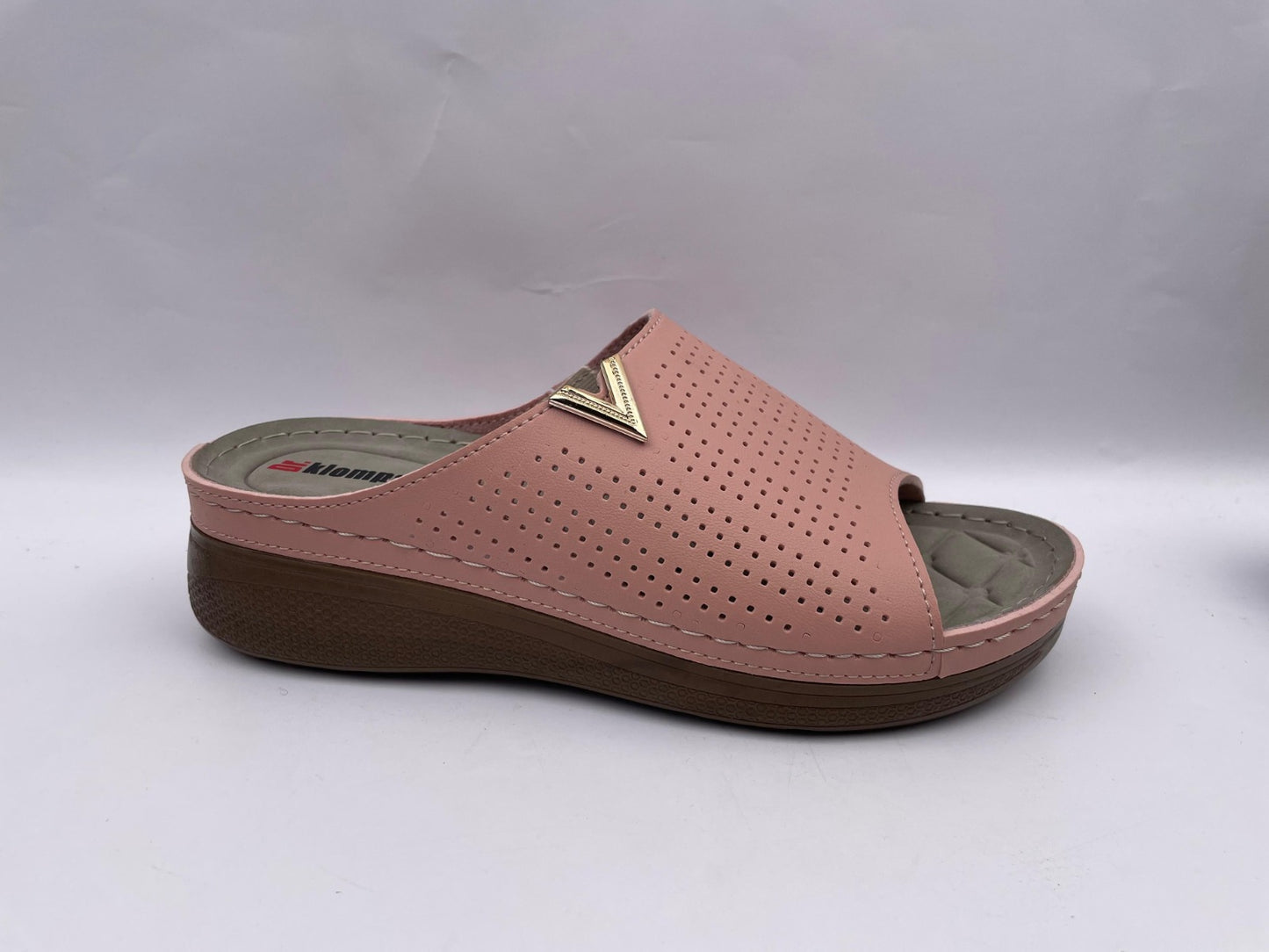 Women's Comfort Slippers Wholesale | Plush Cushioned, Lightweight & Bulk-Ready Footwear