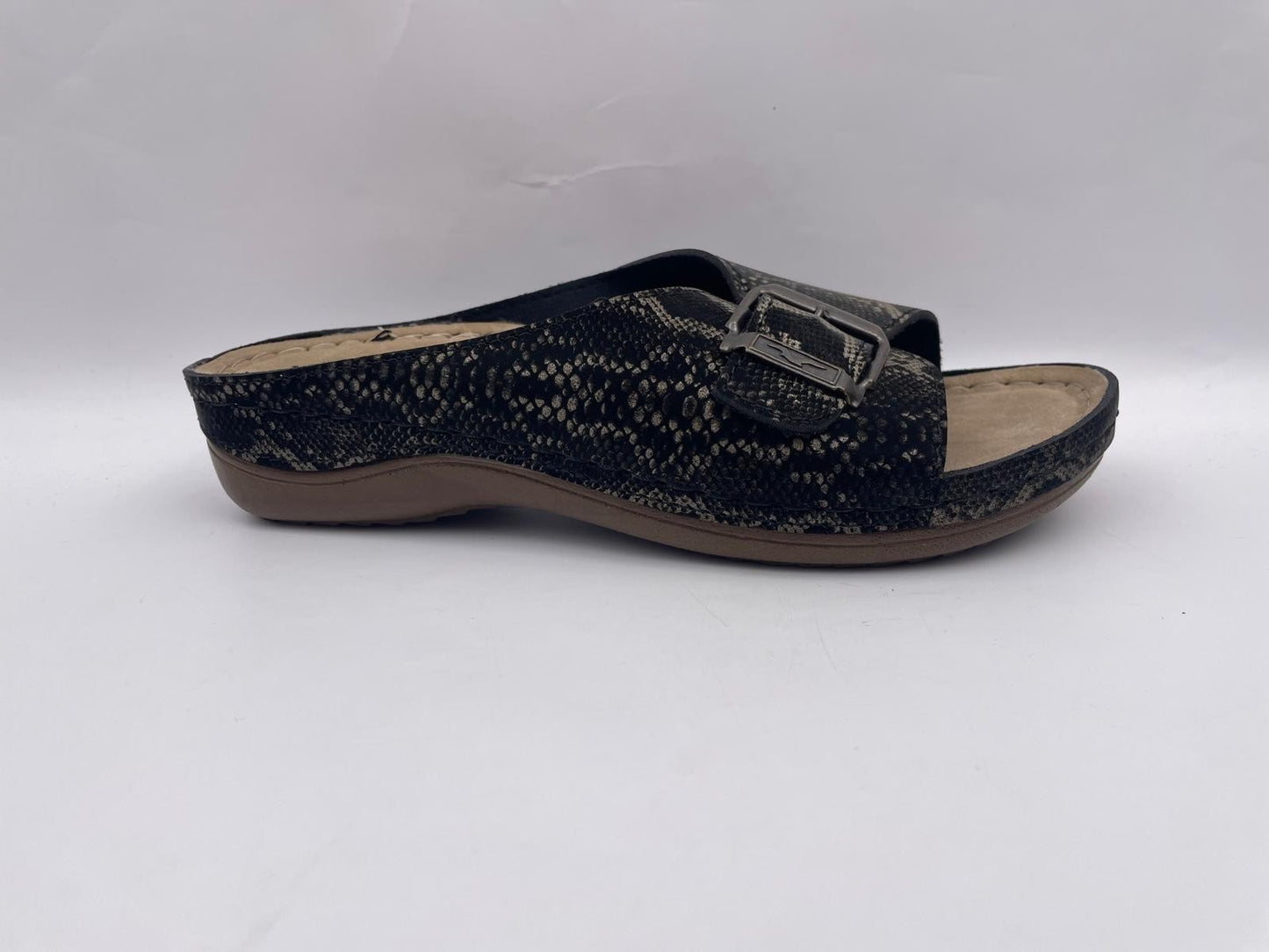 Women's Comfort Slippers Wholesale | Plush Cushioned, Lightweight & Bulk-Ready Footwear