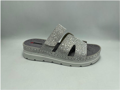 Women’s Comfort Slippers — Cushioned, Lightweight & Wholesale-Ready
