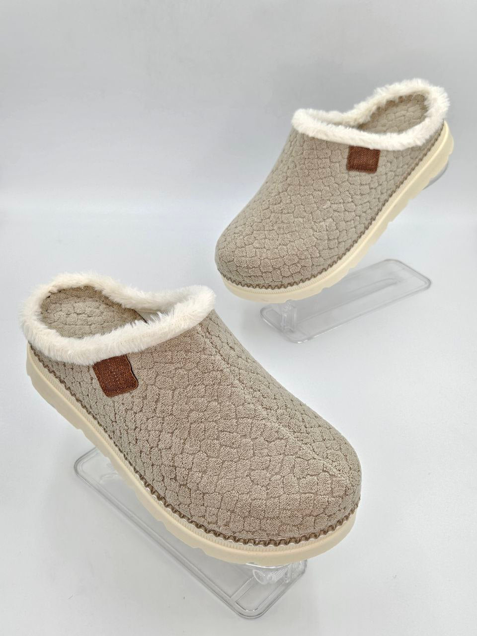 Women’s Winter Sabo Clogs — Warm, Comfortable & Wholesale-Ready