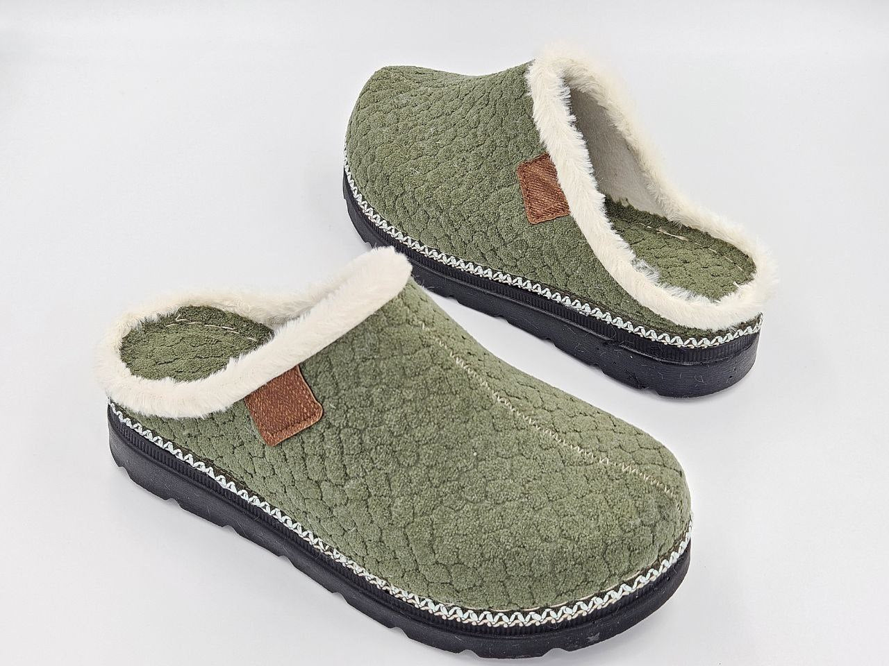 Women’s Winter Sabo Clogs — Warm, Comfortable & Wholesale-Ready