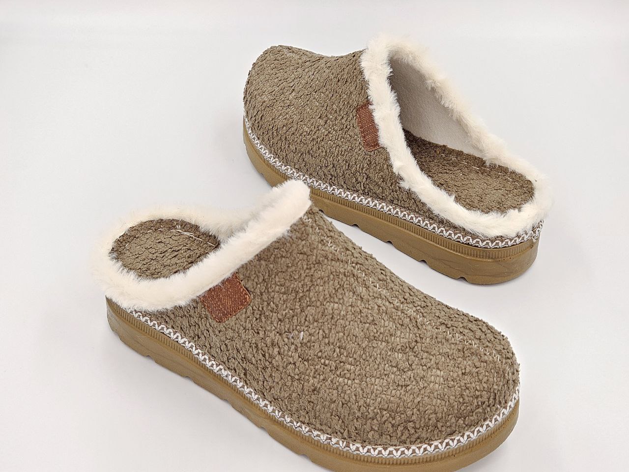Women’s Winter Sabo Clogs — Warm, Comfortable & Wholesale-Ready
