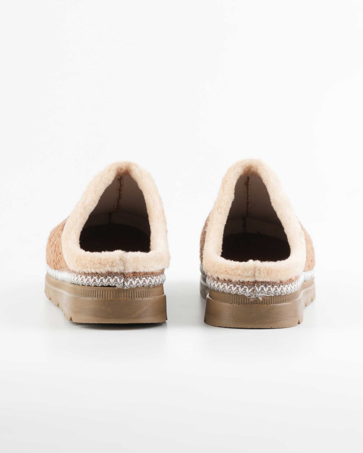 Women’s Winter Sabo Clogs — Warm, Comfortable & Wholesale-Ready