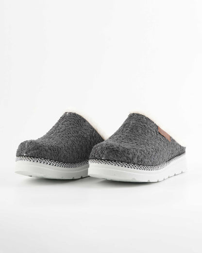 Women’s Winter Sabo Clogs — Warm, Comfortable & Wholesale-Ready
