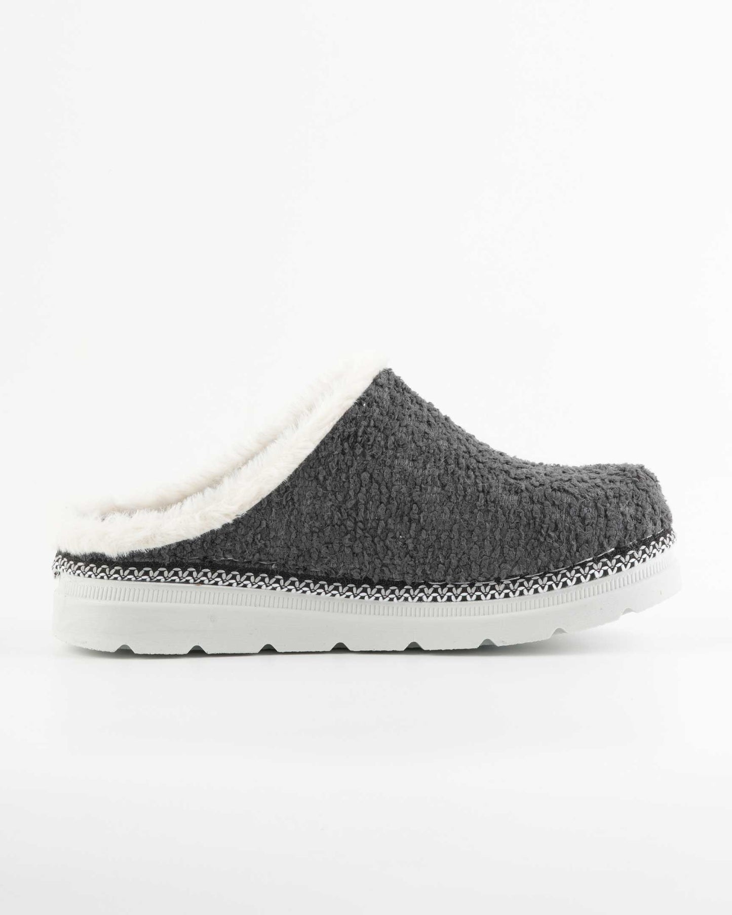 Women’s Winter Sabo Clogs — Warm, Comfortable & Wholesale-Ready