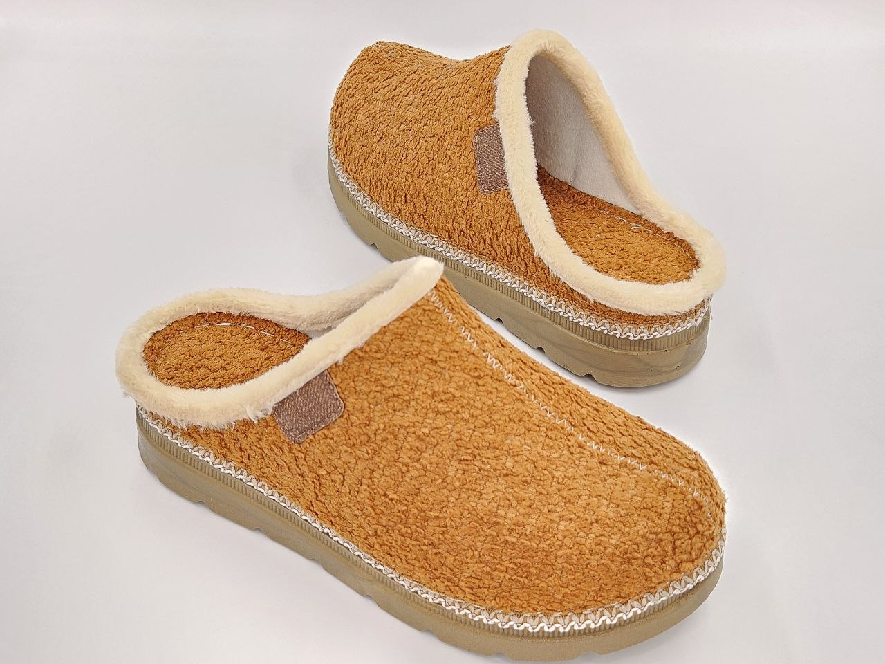 Women’s Winter Sabo Clogs — Warm, Comfortable & Wholesale-Ready