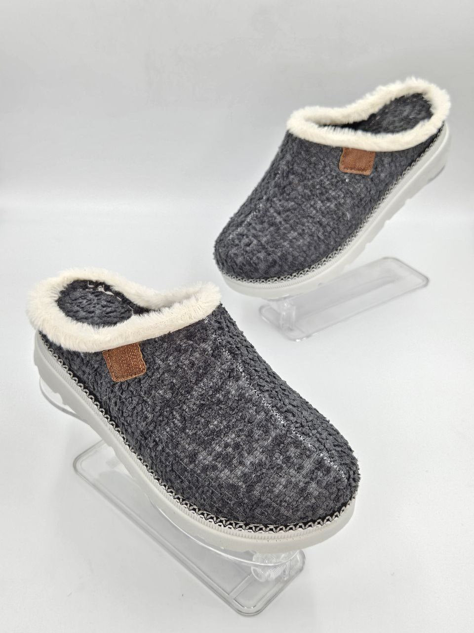 Women’s Winter Sabo Clogs — Warm, Comfortable & Wholesale-Ready