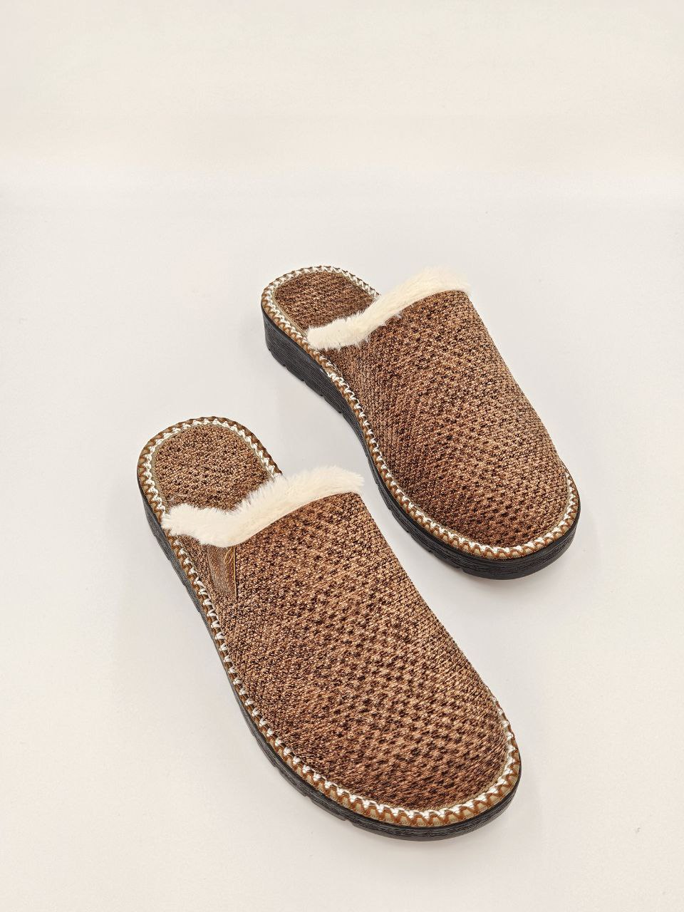 Women’s Winter Sabo Clogs — Warm, Comfortable & Wholesale-Ready