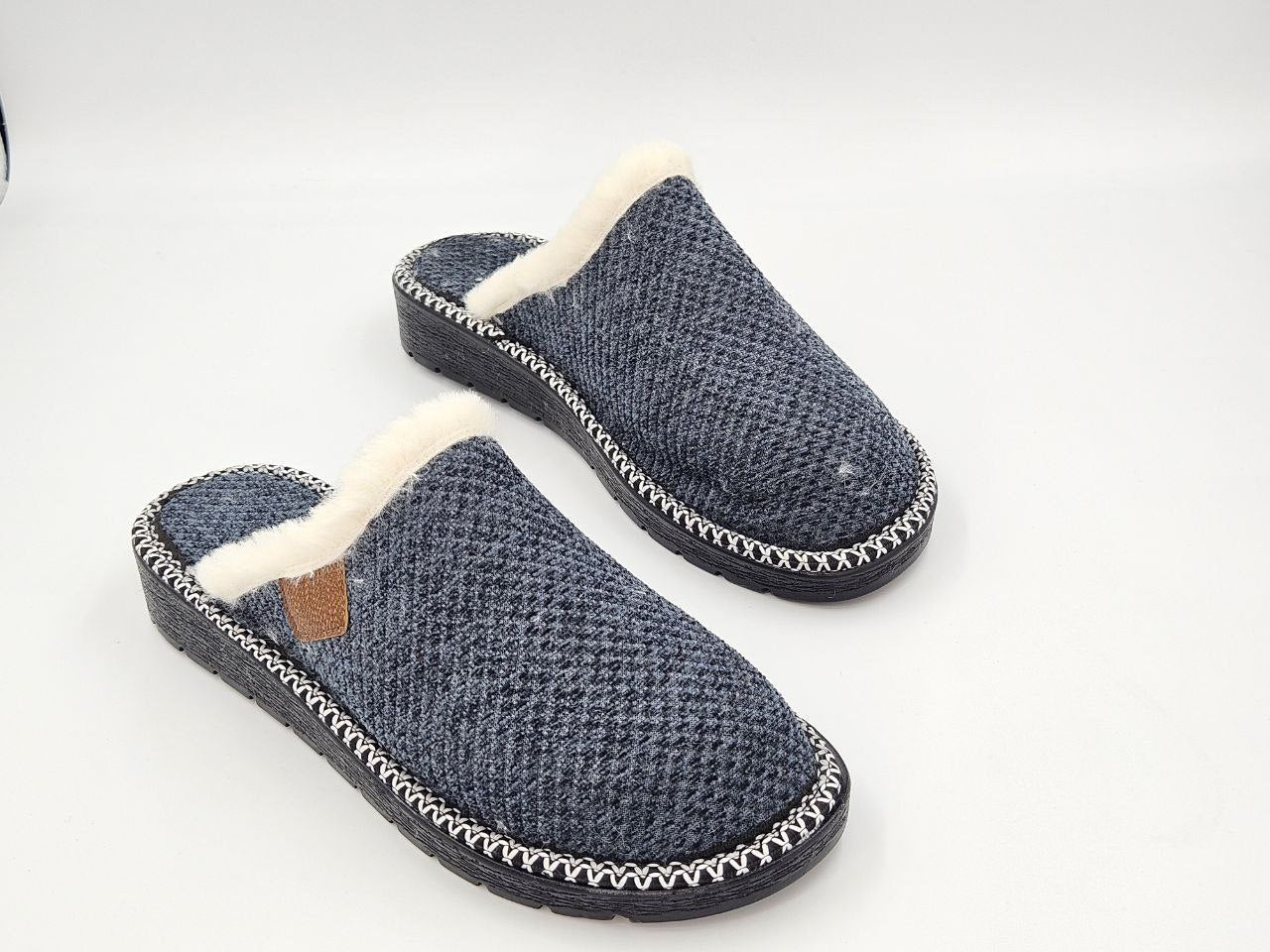Women’s Winter Sabo Clogs — Warm, Comfortable & Wholesale-Ready