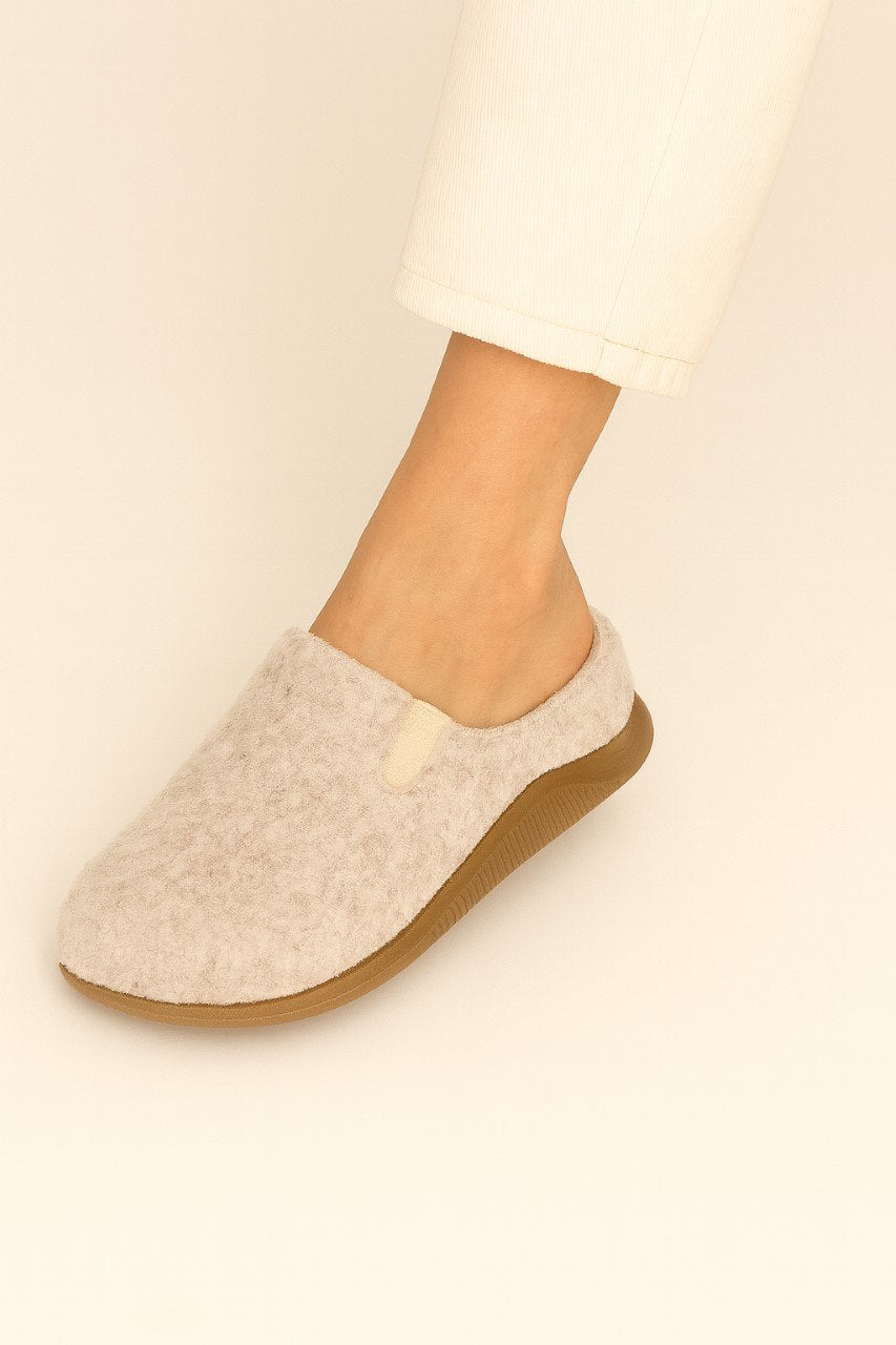Women’s Winter Sabo Clogs — Warm, Comfortable & Wholesale-Ready