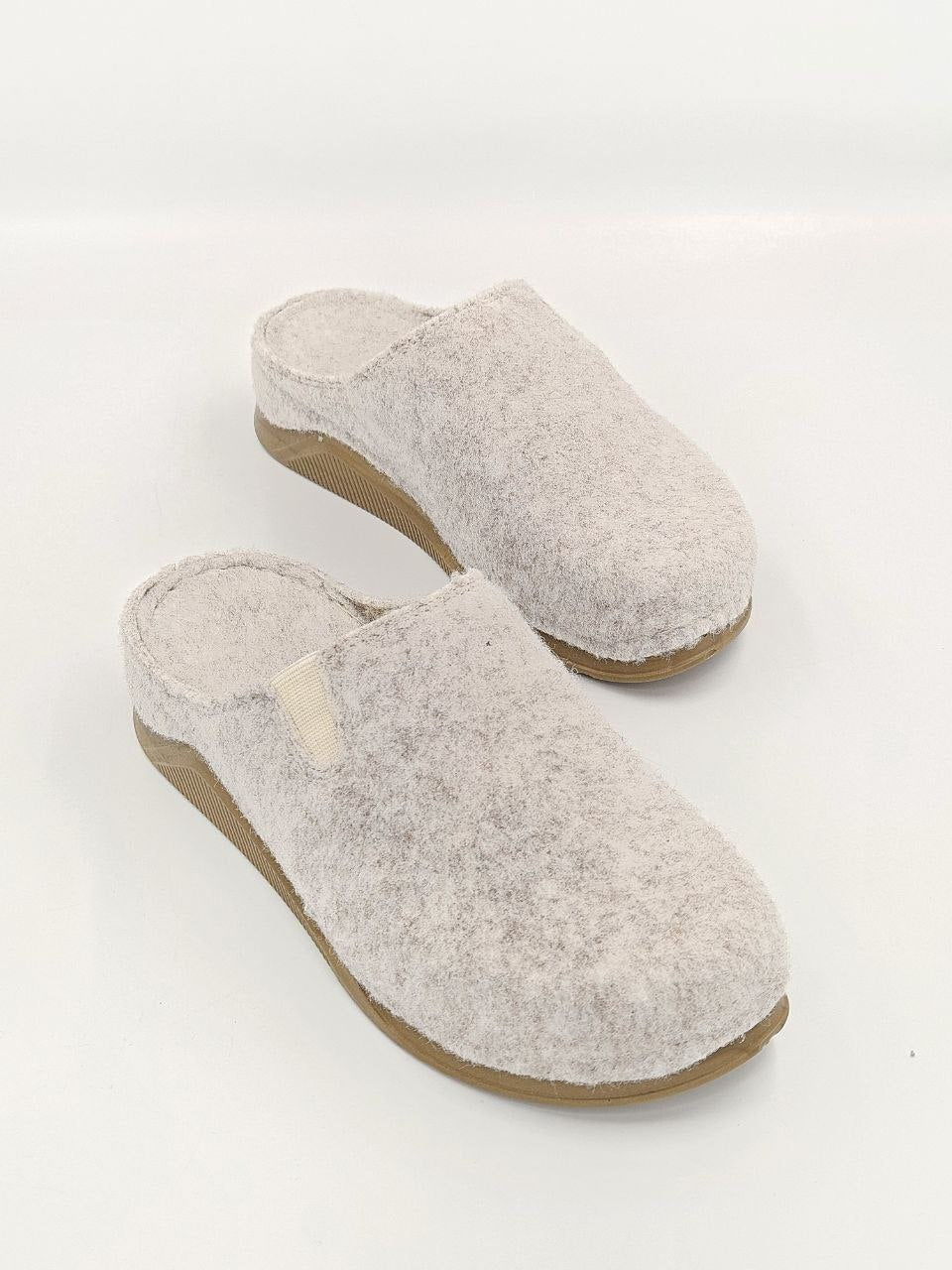 Women’s Winter Sabo Clogs — Warm, Comfortable & Wholesale-Ready
