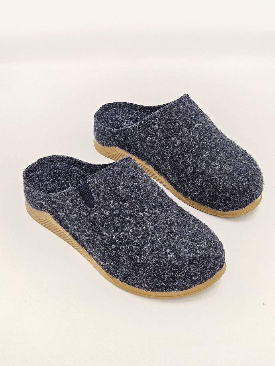 Women’s Winter Sabo Clogs — Warm, Comfortable & Wholesale-Ready